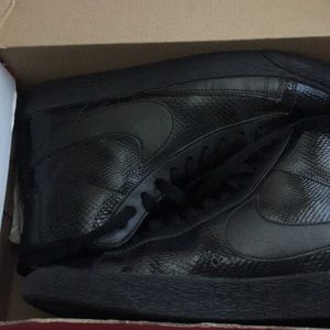 Black W Nike Blazers Size 7